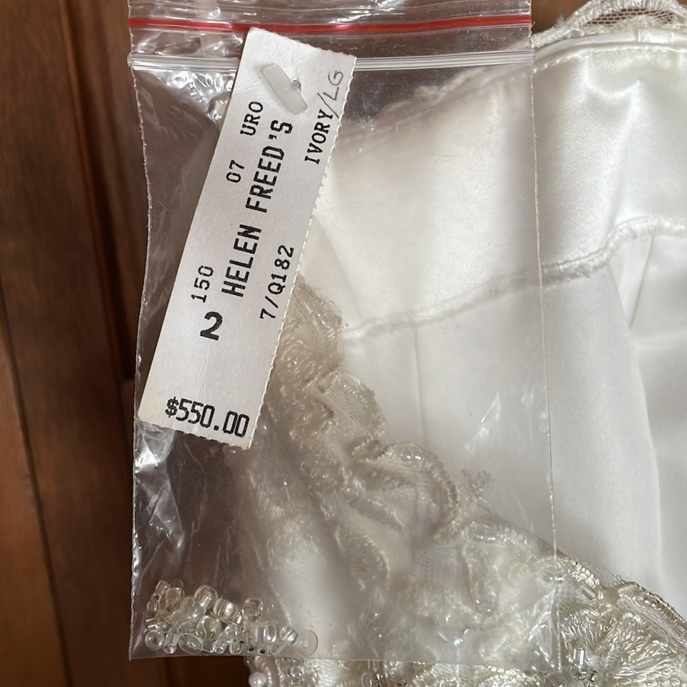 NWT! Wedding / quinceanera dress, strapless, beading - Picture 6 of 9